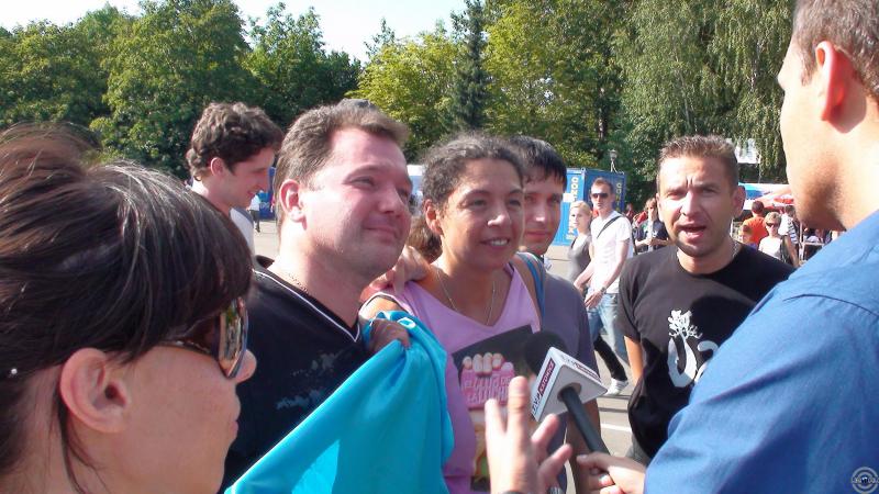еще и интервью давали. На каком?....