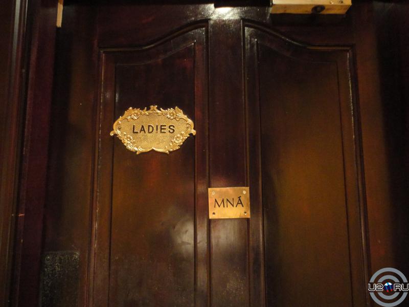 Irish pub. Ladies) 