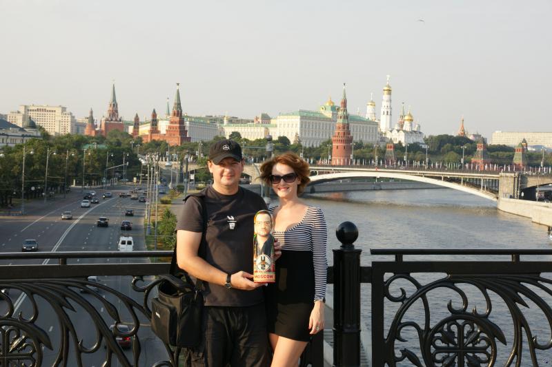 По дороге в кафе...
