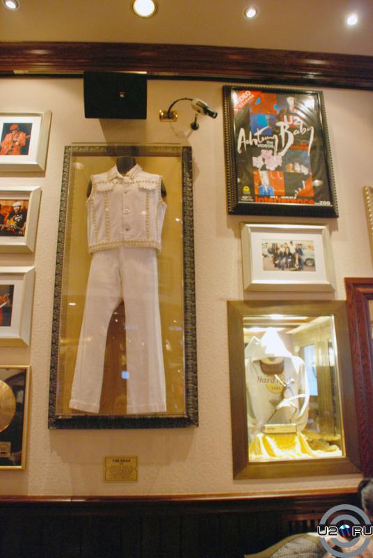 U2 в Hard Rock Cafe Rome
