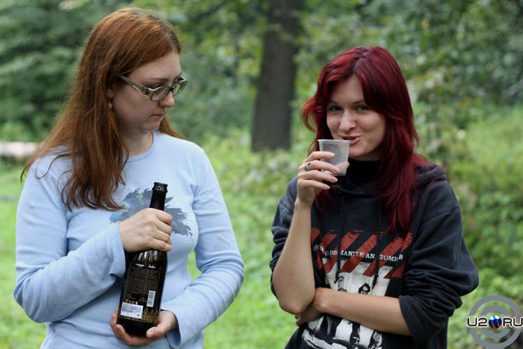 Тебе плеснуть чутка?)