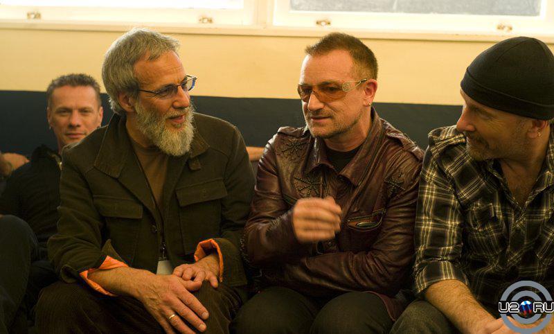 U2