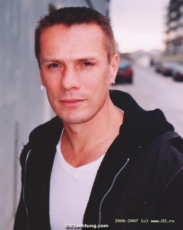The best drummer ever - Larry Mullen